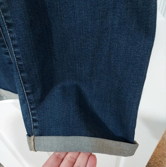 NWOT Torrid Medium/Dark Wash Crop Jegging Super Soft in Size 26 - Picture 5 of 13